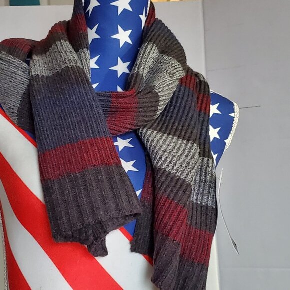 Valentine Fraas Scarf - Picture 3 of 3